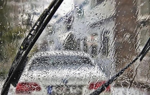 科目二、科目三遇到下雨天應(yīng)該怎樣做？考試順利會通過